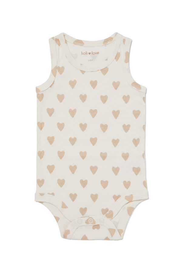 Body imprimé cœur beige recto sur fond blanc, collection bébé naissance en coton bio Baby Care